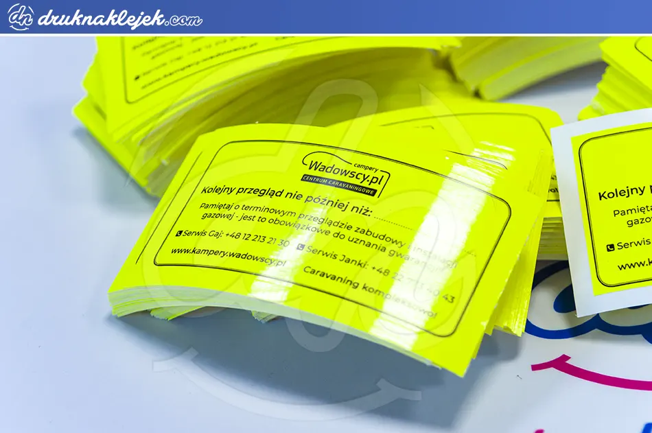 firmowe naklejki fluor neon